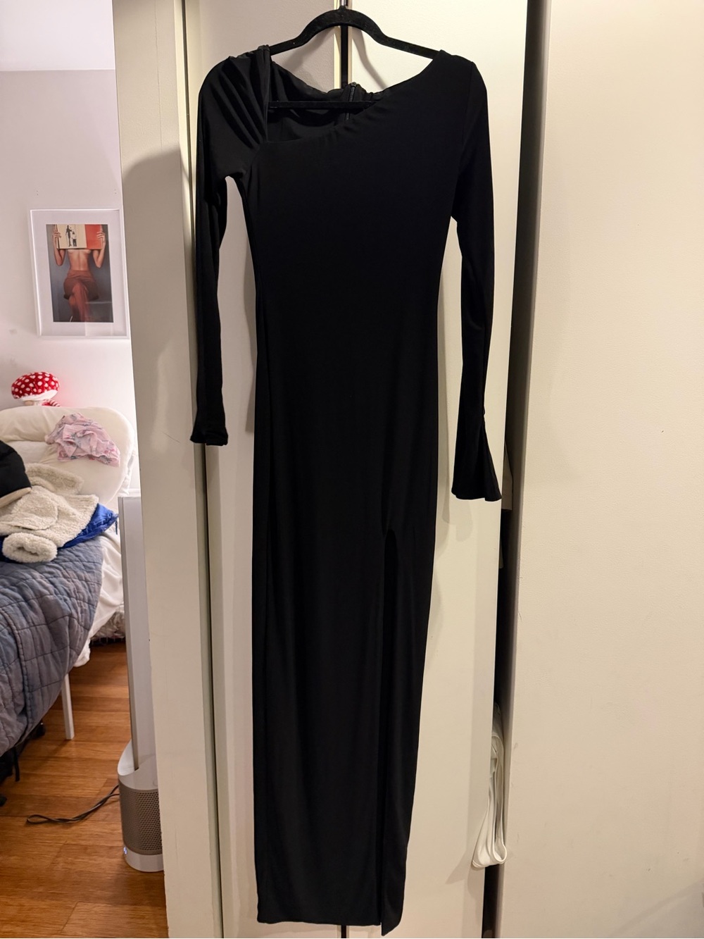 Club London Cosmos Black Asymmetric Long-Sleeve Split Maxi Dress - Picture 2 of 3